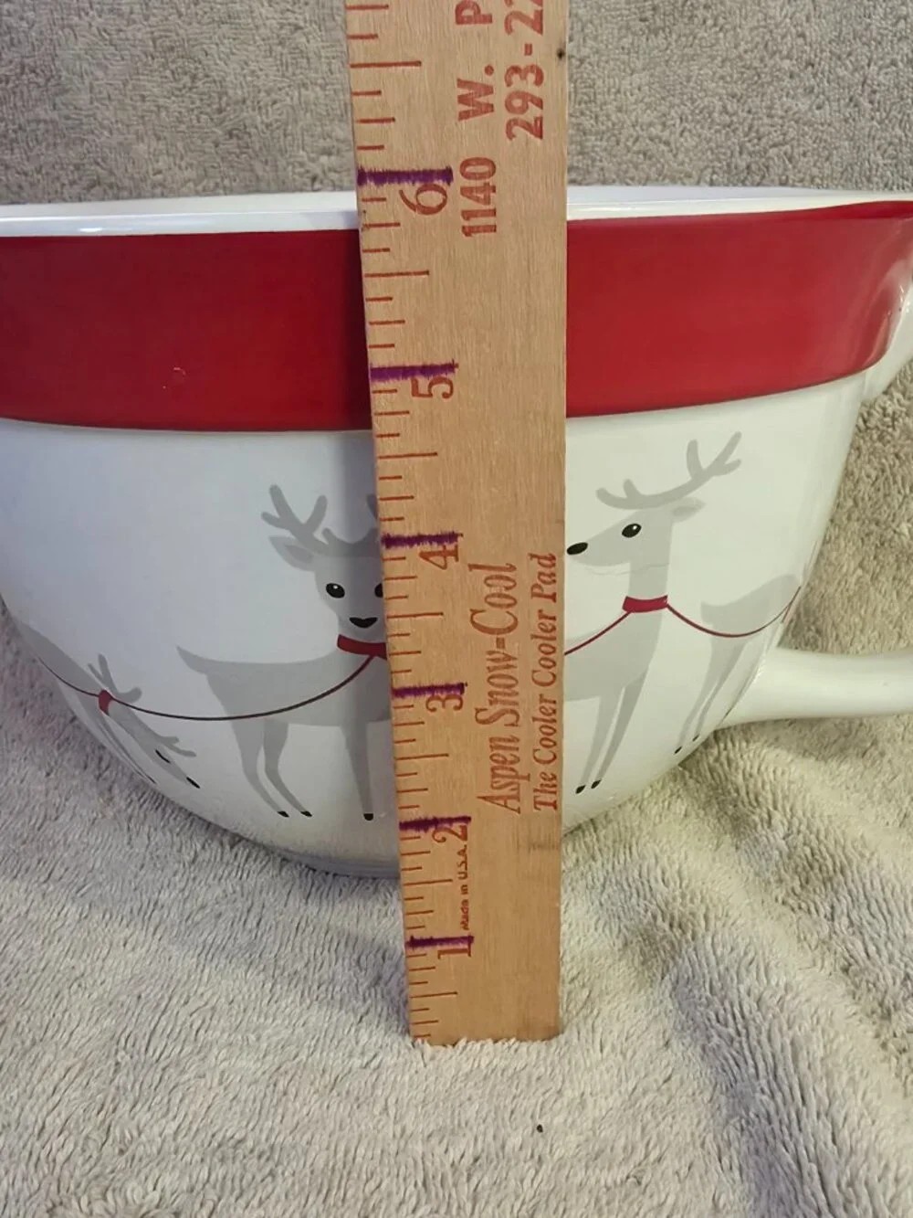 The Bake Shop CHRISTMAS Reindeer Large Batter Bowl Mixing Handle Spout